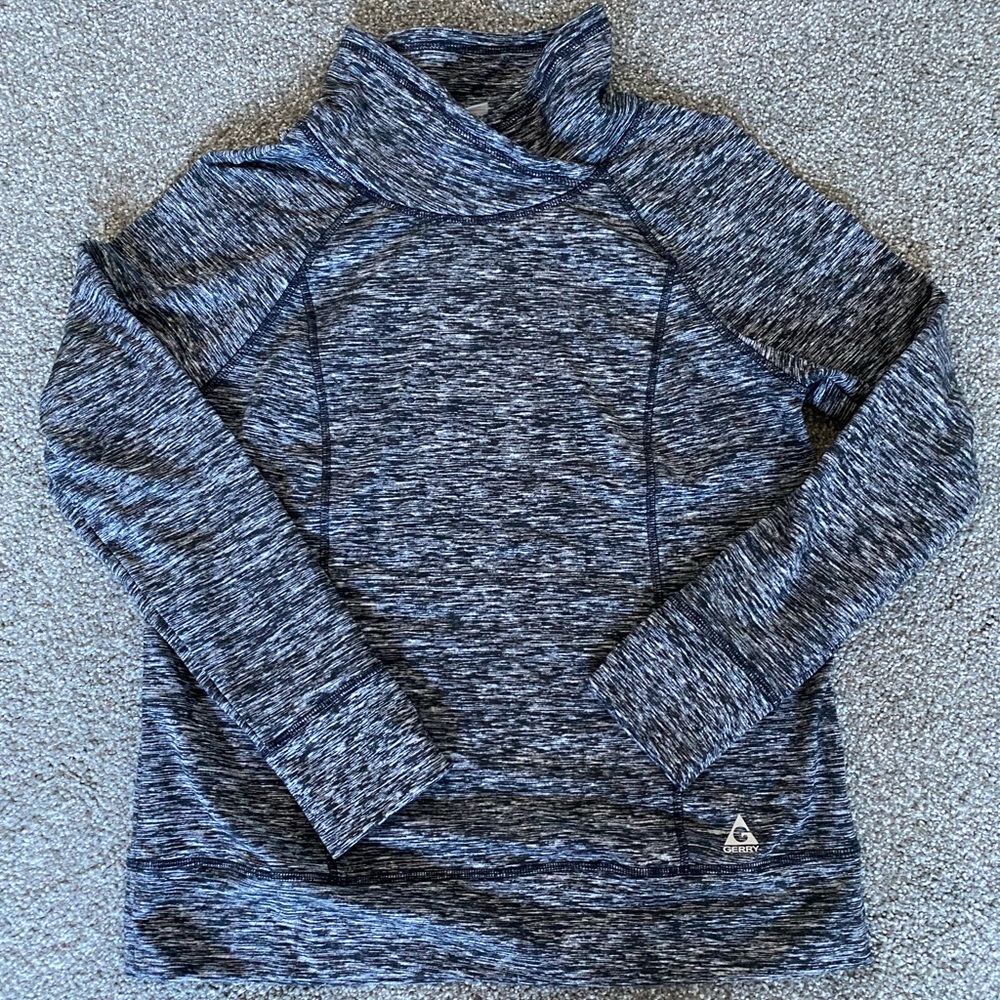 New - no tags: Womens Active Top w/ Thumbholes
